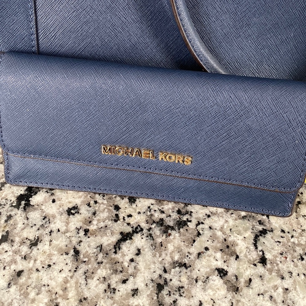 EUC Navy Blue Michael Kors Wallet